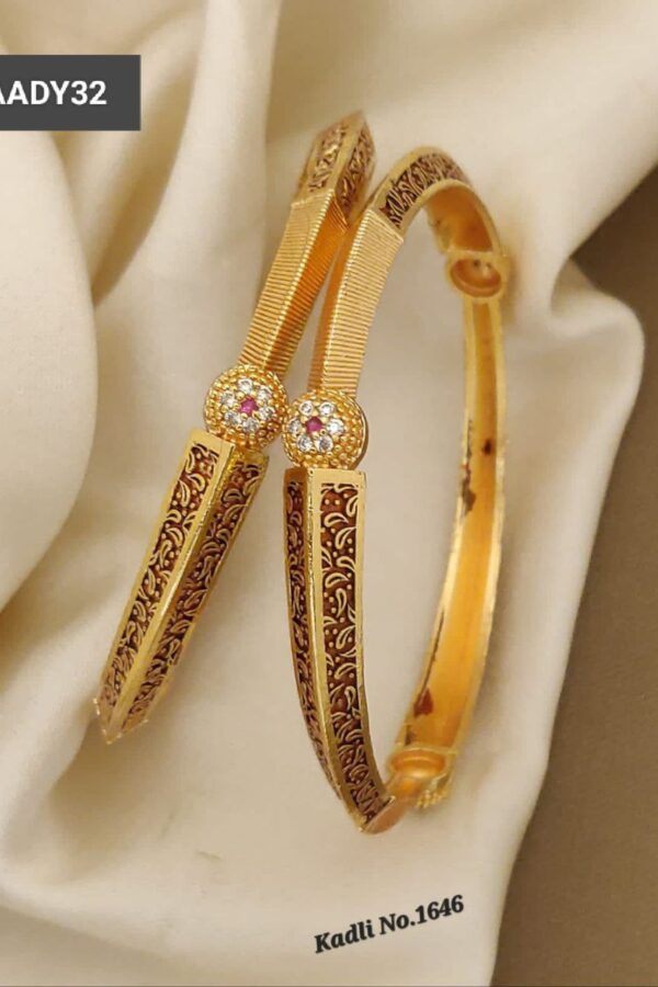 AADY32 Women’s Premium Kadli for Elegant Daily Wear